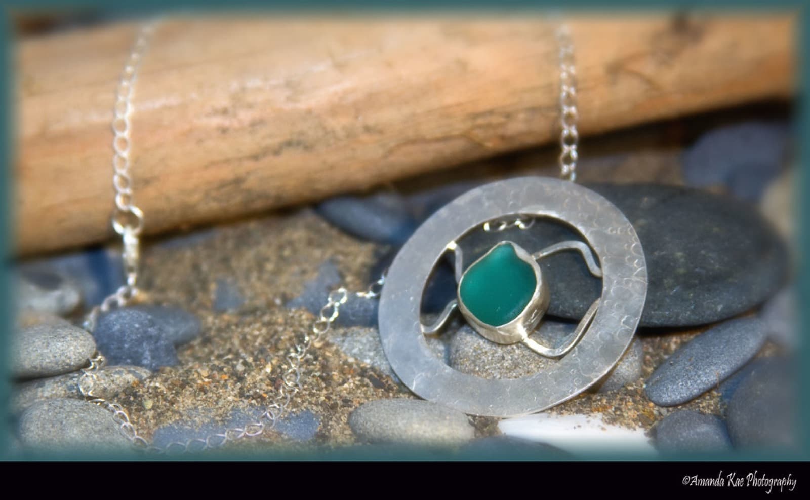 How to Make Sea Glass Jewelry: 3 DIY Methods for Beginners